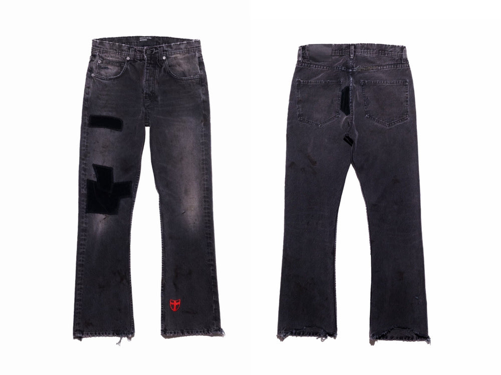 ERD melancholic rich second-generation 25s retro washed knife cuts through holes to make old, burns embroidery stickers, micro flared jeans